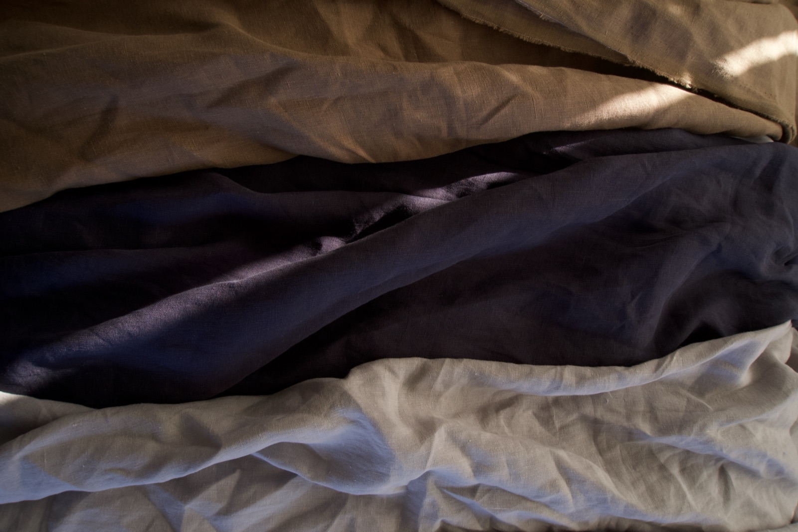 Linen blend in navy, taupe and white